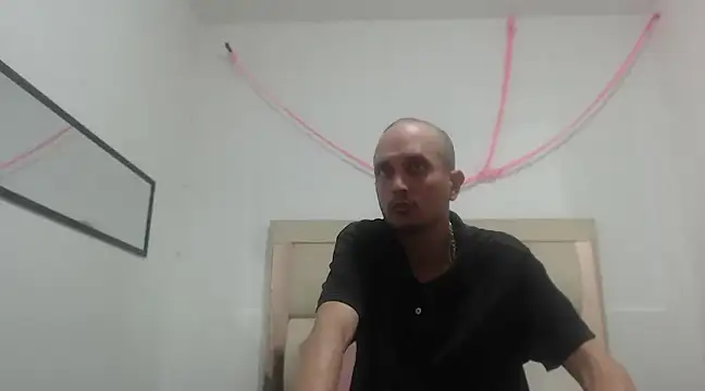 Snapshot of JhonTorres018 chatting on February 16, 4:20 am JhonTorres018 online show from February 16, 4:20 am