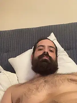 guccititi online show from December 20, 8:05 pm