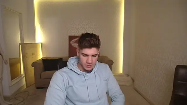 Snapshot of MaxKaiden chatting on March 13, 5:33 am MaxKaiden online show from March 13, 5:33 am