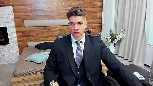 MaxKaiden online show from March 14, 6:42 am