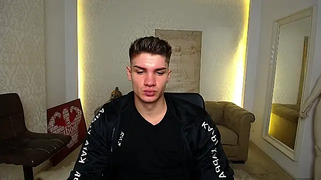 Snapshot of MaxKaiden chatting on October 17, 4:49 am MaxKaiden online show from October 17, 4:49 am