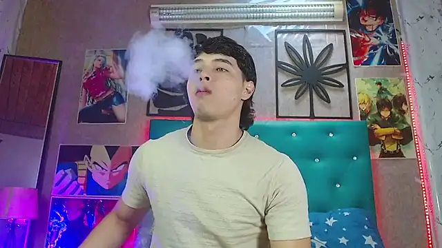 LiamAndrewzz online show from December 4, 7:43 pm