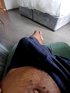 Thomashick002 online show from February 19, 1:06 pm