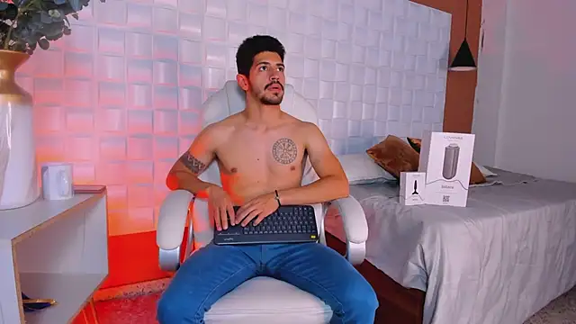 AlejandroStormm online show from February 23, 9:03 pm