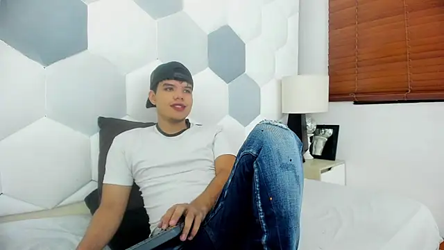 Axel Forte online show from March 7, 2:04 pm