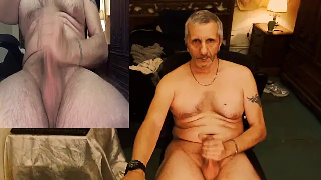 maxdaddy690 online show from October 27, 10:45 pm