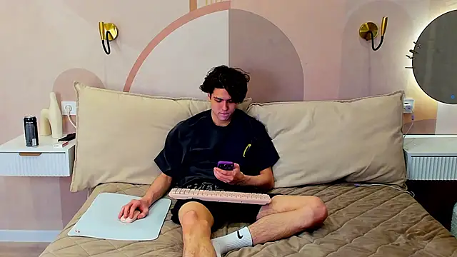 TravisRevas online show from February 18, 2:47 pm