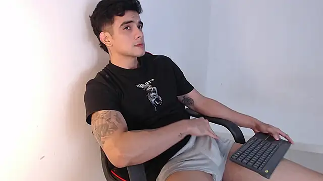 adam levis17 online show from October 6, 6:40 am