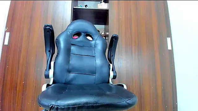 Dreamastercum  online show from December 5, 8:16 pm