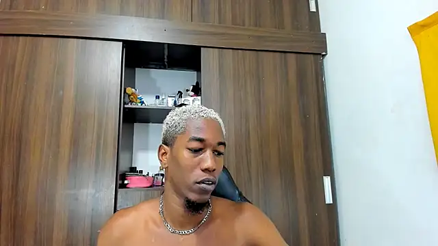 Dreamastercum  online show from October 7, 1:26 pm