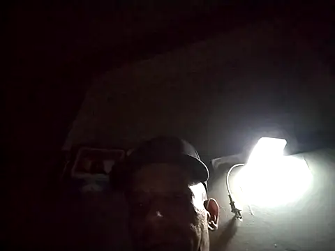 karlossan24 online show from April 18, 2:40 pm