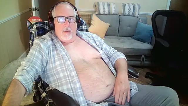 superbearboss online show from April 15, 10:43 pm