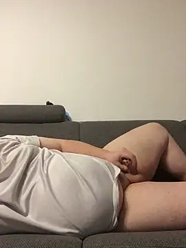 Derbaer1990 online show from December 1, 8:01 pm