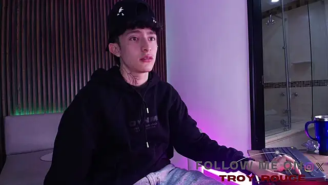 troy rouge online show from November 6, 7:39 pm