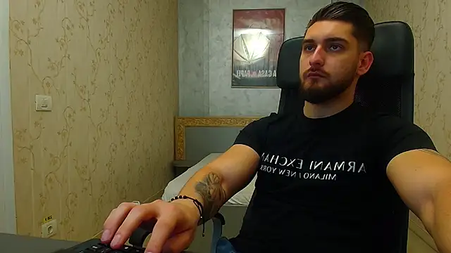 Snapshot of MatiasDean chatting on October 16, 10:23 am MatiasDean online show from October 16, 10:23 am