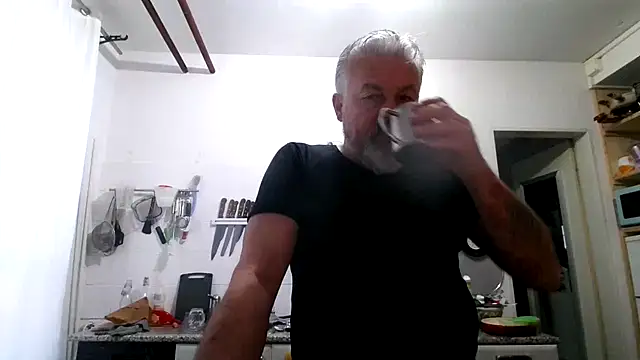 Berg Boy online show from February 6, 7:27 am