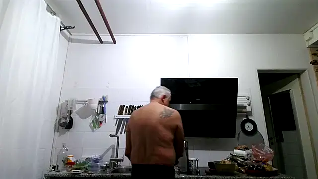 Berg Boy online show from April 9, 3:37 am