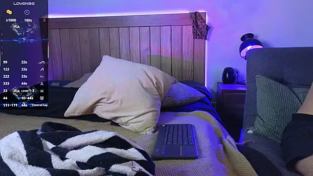 Xander Card online show from September 12, 4:01 am