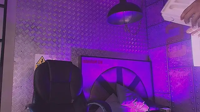 LiamByrne online show from December 16, 8:16 pm