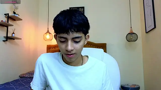 Snapshot of Matty_Sparkk chatting on March 19, 12:45 pm Matty Sparkk online show from March 19, 12:45 pm