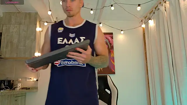 Ryannblue07 online show from November 6, 1:19 am