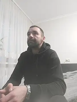 Snapshot of MaksDzubaV chatting on October 3, 3:28 pm MaksDzubaV online show from October 3, 3:28 pm
