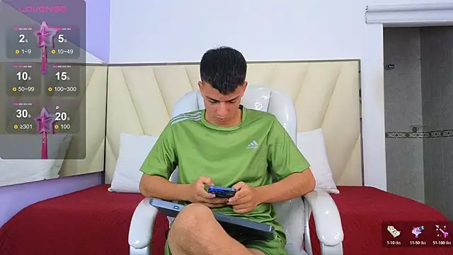 Hotboy21  online show from November 9, 4:05 am