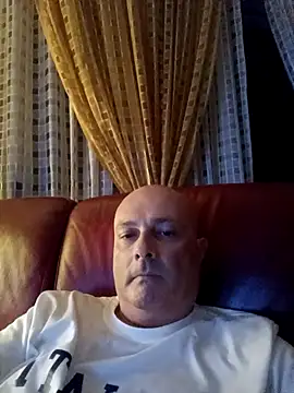 Snapshot of Alexis_Bull chatting on September 28, 11:25 pm Alexis Bull online show from September 28, 11:25 pm