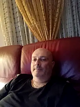 Snapshot of Alexis_Bull chatting on October 15, 10:39 pm Alexis Bull online show from October 15, 10:39 pm