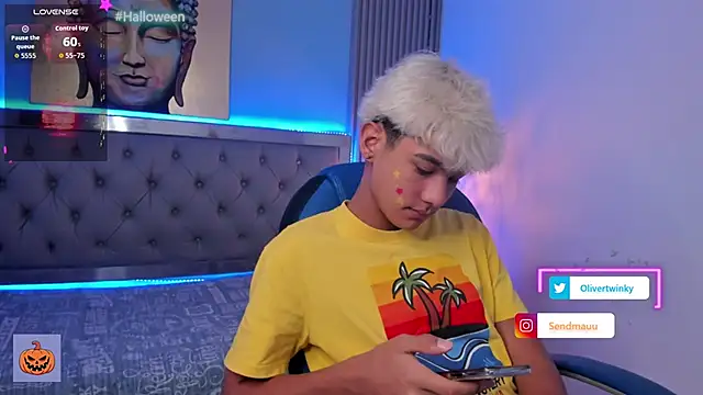 OliverTwinky online show from October 5, 2:43 pm