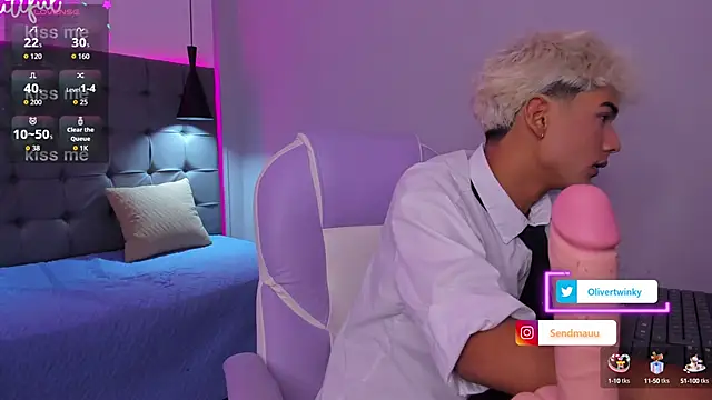 OliverTwinky online show from September 22, 5:40 am