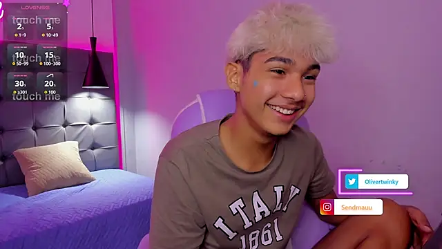 OliverTwinky online show from September 18, 4:03 am