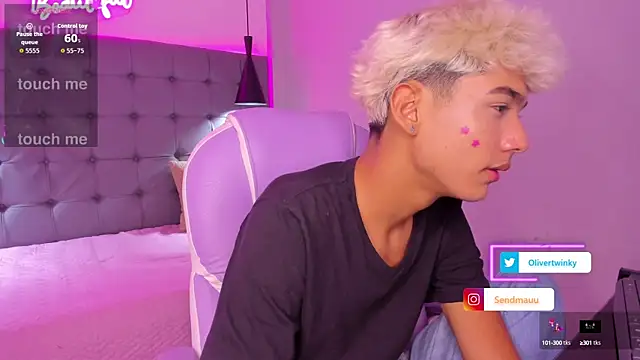 OliverTwinky online show from September 26, 2:15 pm