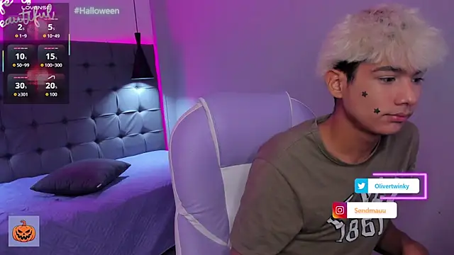 OliverTwinky online show from October 17, 10:36 pm