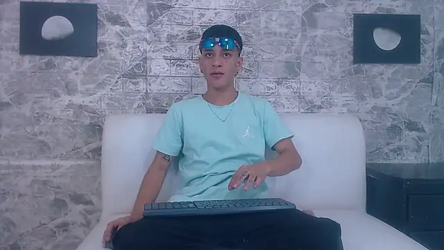 Snapshot of Matt_Ruso chatting on October 12, 8:03 pm Matt Ruso online show from October 12, 8:03 pm