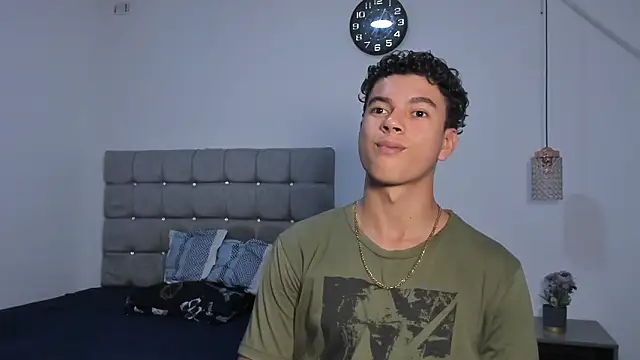 Santy Stump online show from February 8, 12:05 am