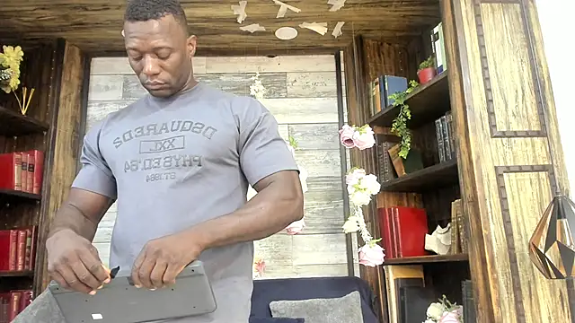 MarcusBlack  online show from February 17, 12:59 pm