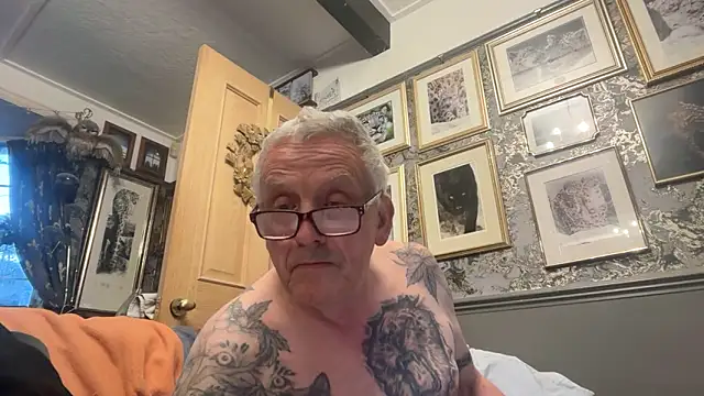 poggles online show from May 22, 8:03 pm