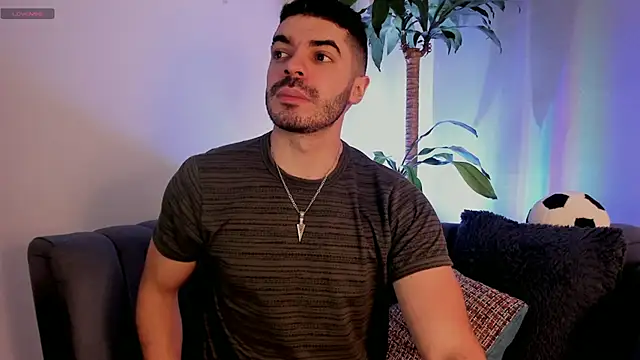 AxelThompson  online show from December 16, 12:01 pm