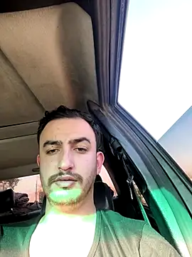 Snapshot of cihan_4141 chatting on November 1, 11:36 am cihan 4141 online show from November 1, 11:36 am