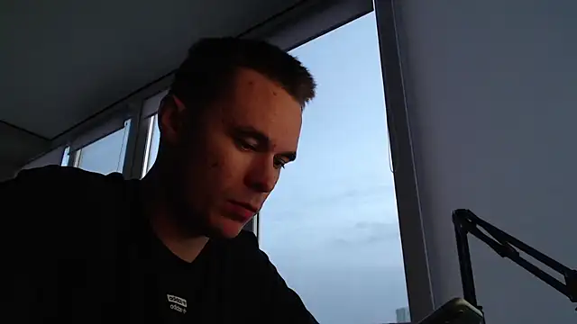 FreddyBredi online show from October 9, 1:38 pm