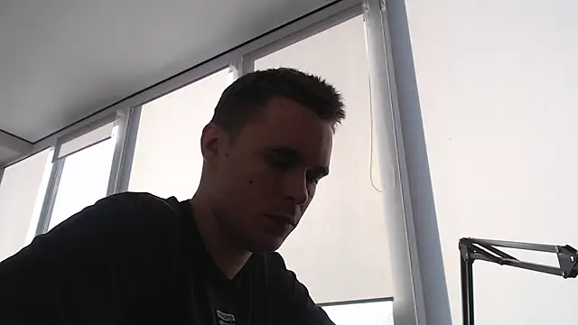 FreddyBredi online show from October 22, 8:51 am