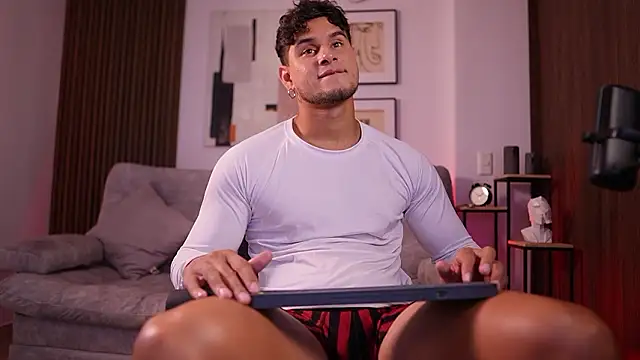 DaviesBrown online show from February 10, 8:35 pm