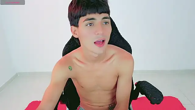 Thommy cute online show from March 23, 8:31 am