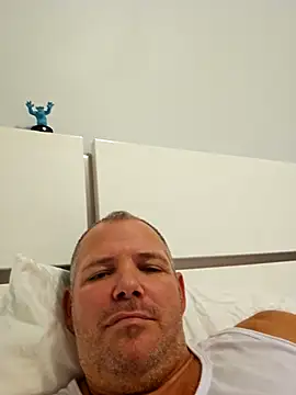 cubanitofeliz40 online show from February 8, 8:42 am