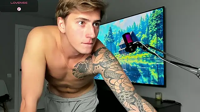 DaniHort online show from October 25, 9:33 am