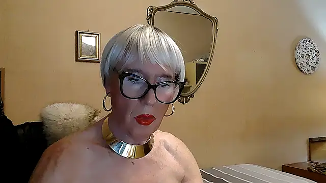 Snapshot of ROBY_SWEETHOT chatting on September 28, 10:19 pm ROBY SWEETHOT online show from September 28, 10:19 pm