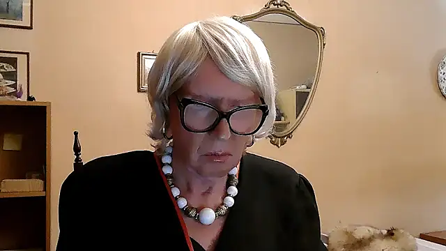 Snapshot of ROBY_SWEETHOT chatting on September 29, 11:00 pm ROBY SWEETHOT online show from September 29, 11:00 pm