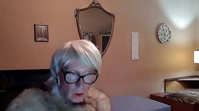 Snapshot of ROBY_SWEETHOT chatting on September 23, 10:42 pm ROBY SWEETHOT online show from September 23, 10:42 pm