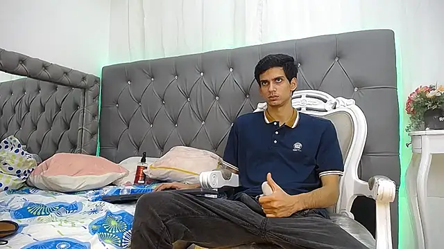 Snapshot of Sebalexis7 chatting on October 11, 9:13 am Sebalexis7 online show from October 11, 9:13 am